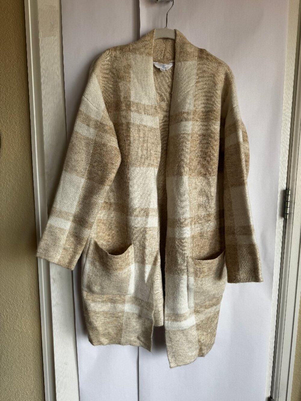 White and Tan Open Front Cardigan, Autumn Clean Girl Aesthetic